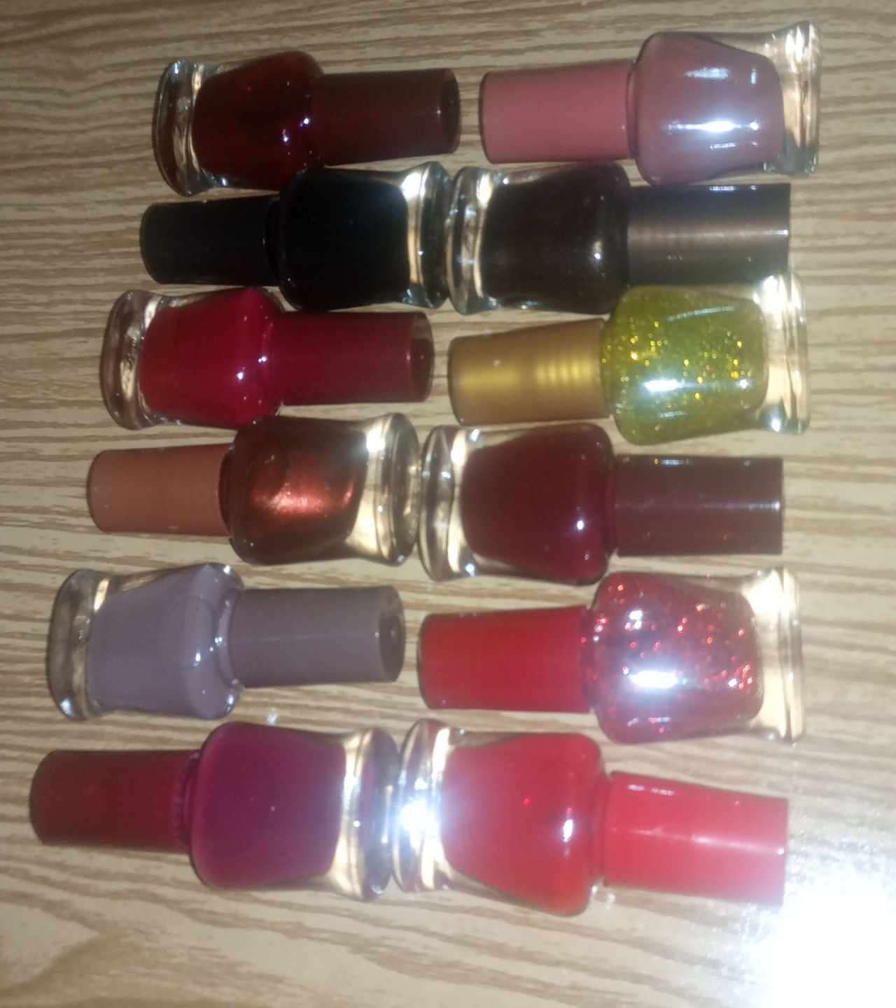 B beautiful shade in nail polish amazing color
